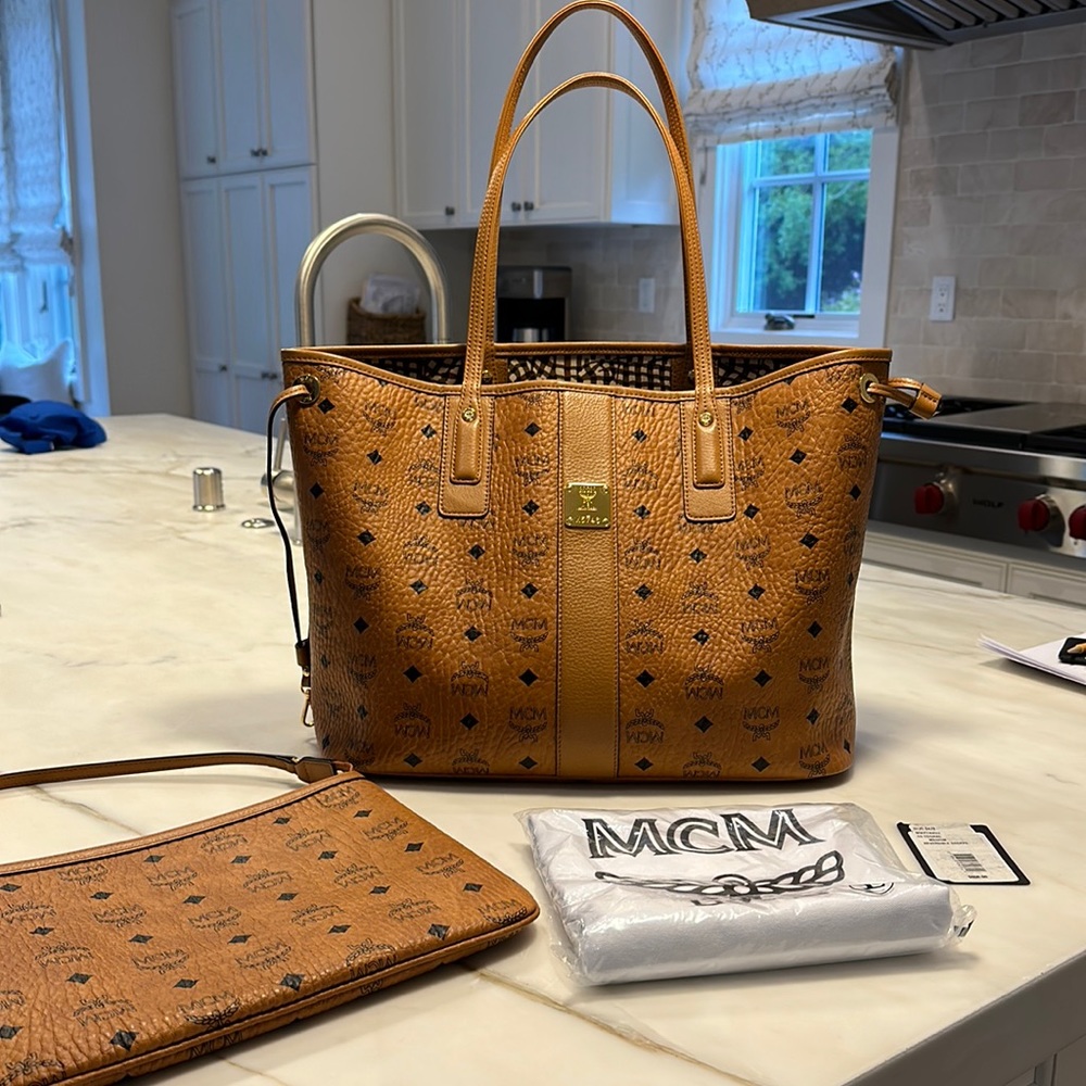 MCM Liz Reversible Shopper in Cognac
